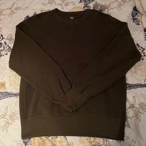 Uniqlo crewneck sweatshirt